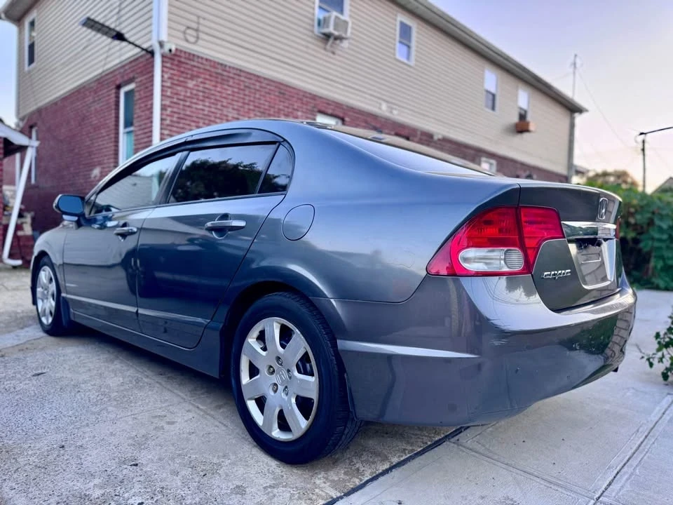 2010 Honda Civic 8th Gen - Image 15 of 20