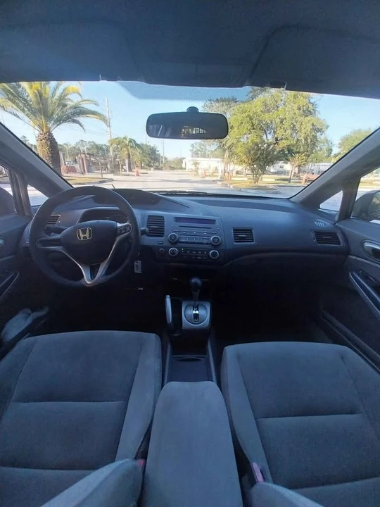 2010 Honda Civic 8th Gen - Image 3 of 9