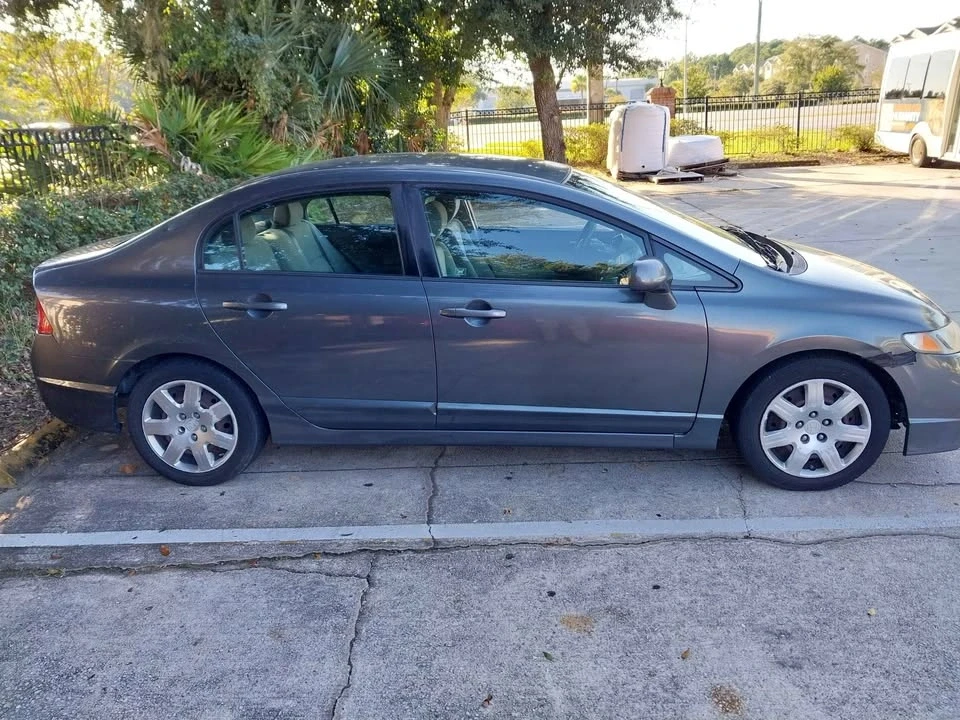 2010 Honda Civic 8th Gen - Image 7 of 9
