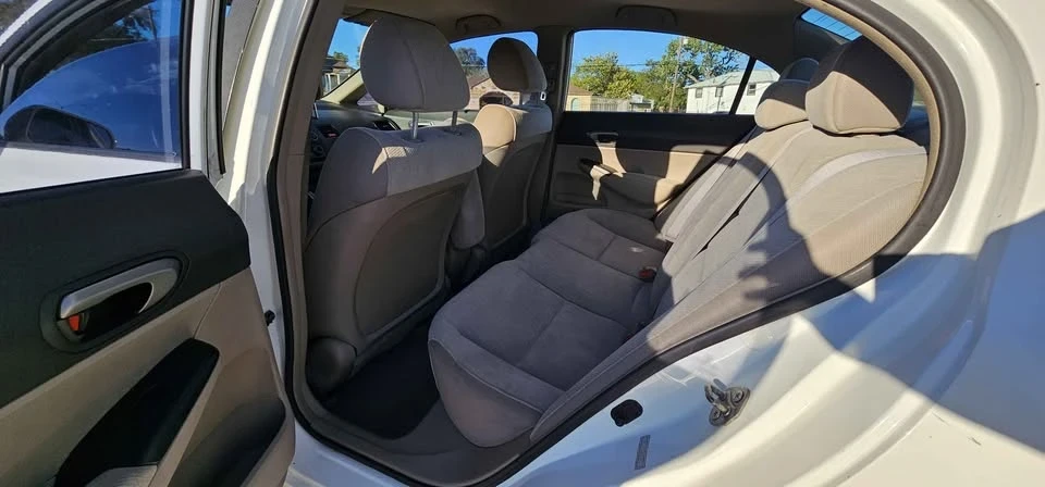 2010 Honda Civic 8th Gen - Image 6 of 6