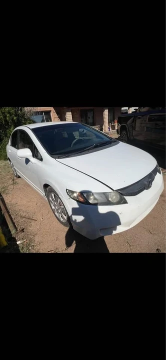 2010 Honda Civic 8th Gen - Image 5 of 8
