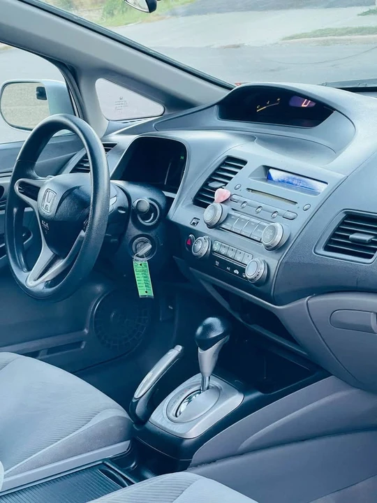 2010 Honda Civic 8th Gen - Image 8 of 18