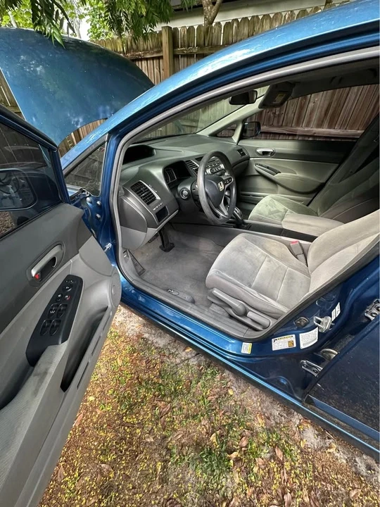 2010 Honda Civic 8th Gen - Image 3 of 10