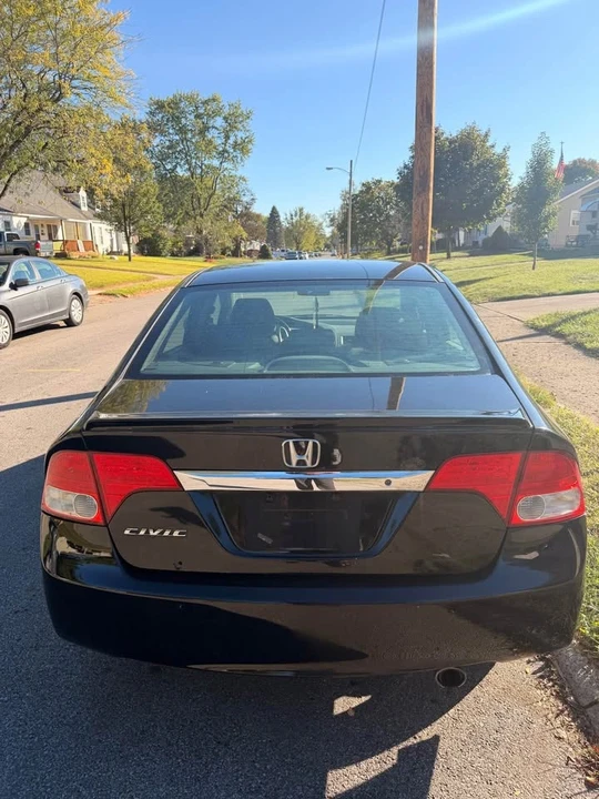 2010 Honda Civic 8th Gen - Image 5 of 8