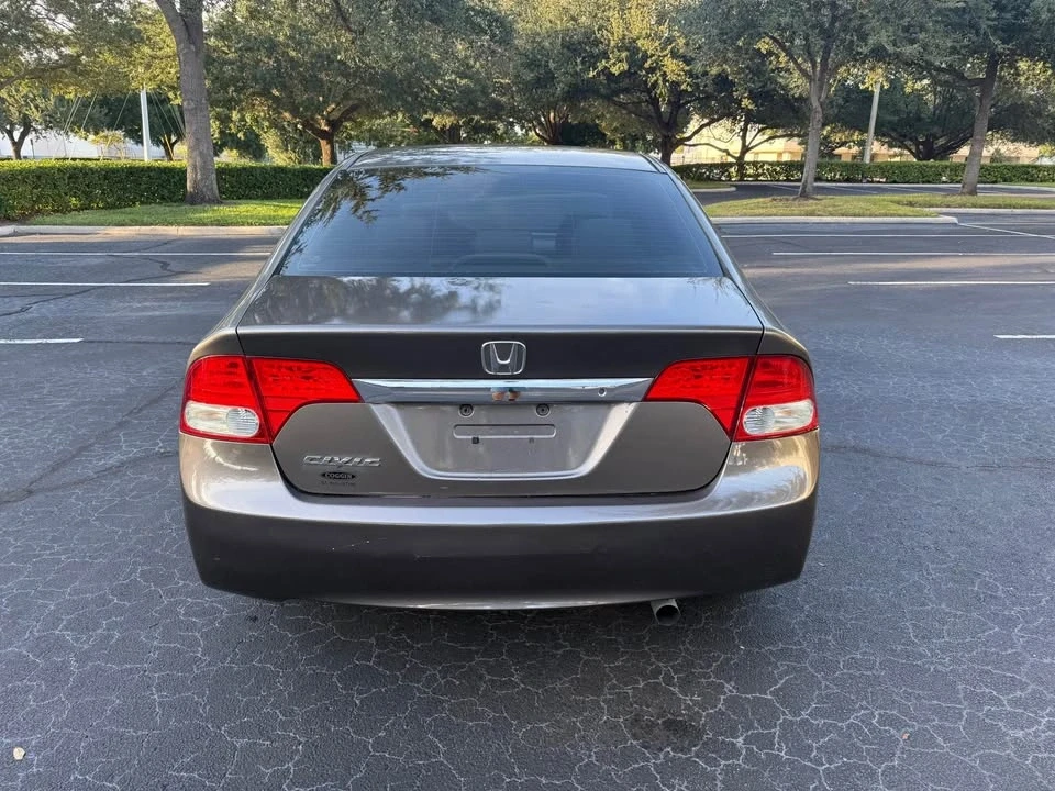 2010 Honda Civic 8th Gen - Image 6 of 14