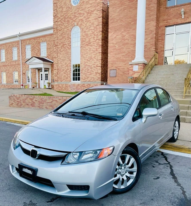 2010 Honda Civic 8th Gen - Image 15 of 18