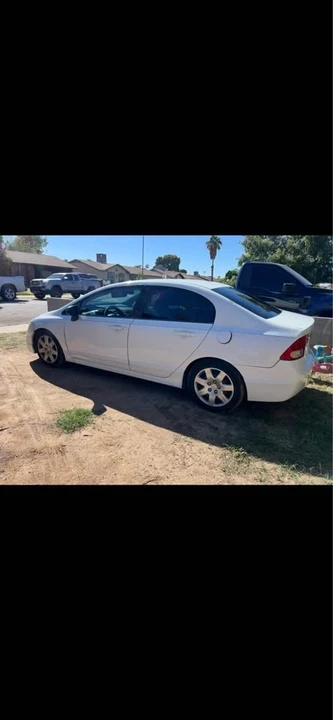 2010 Honda Civic 8th Gen - Image 2 of 8