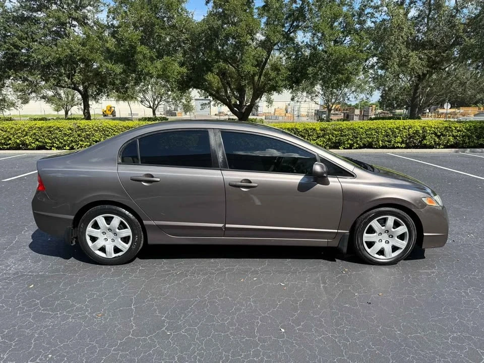 2010 Honda Civic 8th Gen - Image 5 of 9