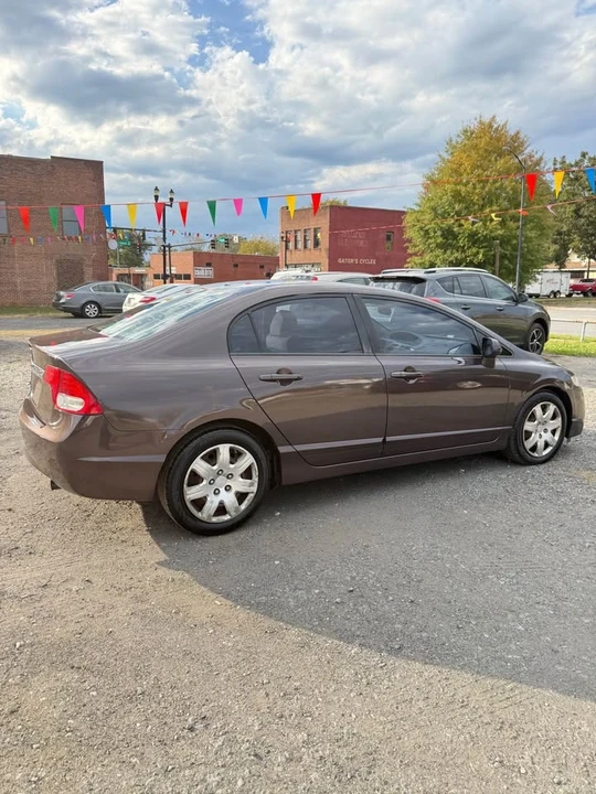 2010 Honda Civic 8th Gen - Image 8 of 20