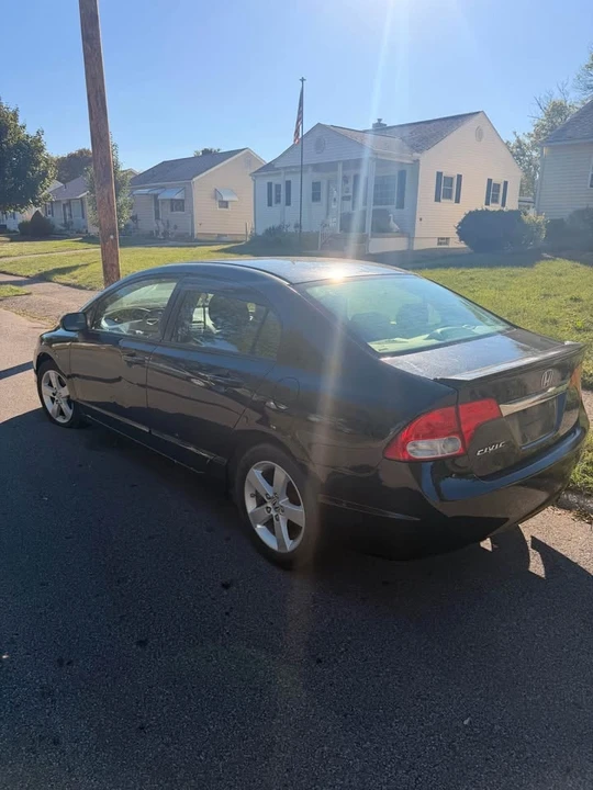 2010 Honda Civic 8th Gen - Image 6 of 8