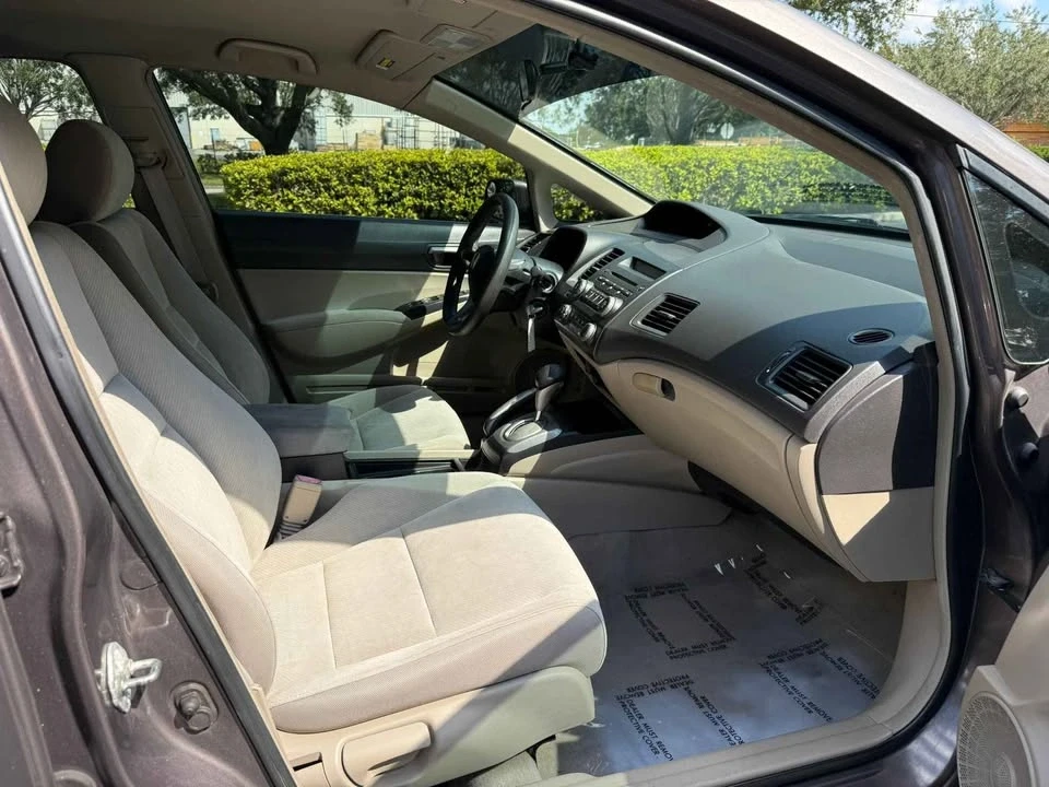 2010 Honda Civic 8th Gen - Image 6 of 9