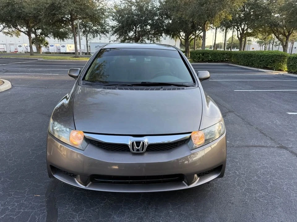 2010 Honda Civic 8th Gen - Image 2 of 14