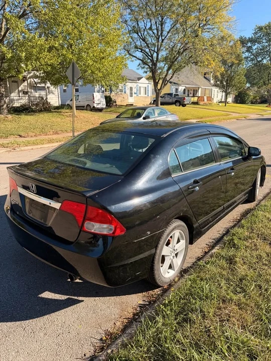 2010 Honda Civic 8th Gen - Image 8 of 8