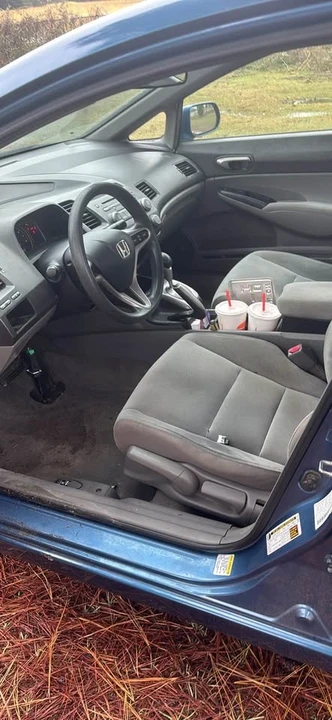 2010 Honda Civic 8th Gen - Image 5 of 6