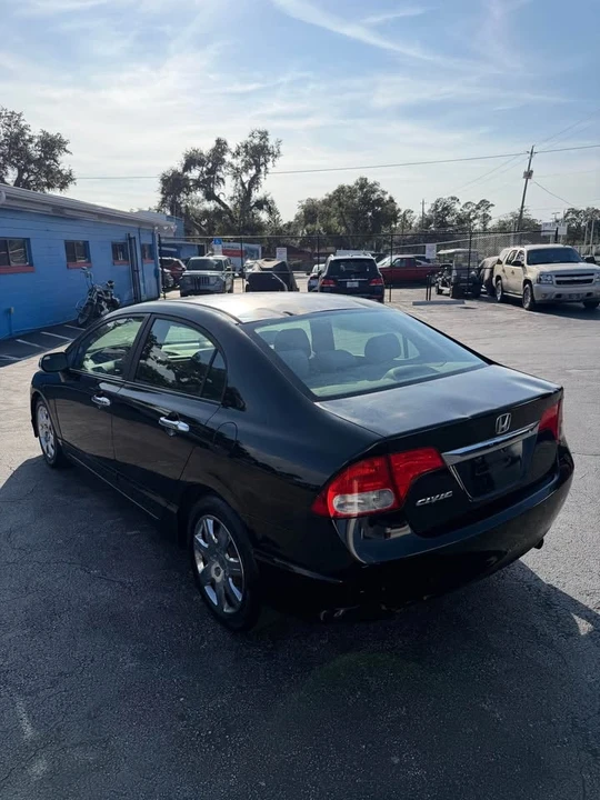 2010 Honda Civic 8th Gen - Image 7 of 12