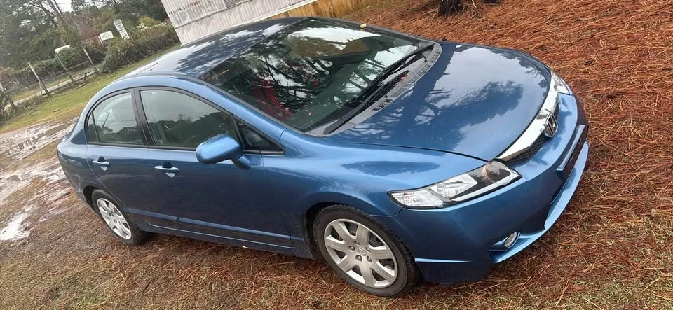 2010 Honda Civic 8th Gen - Image 2 of 6
