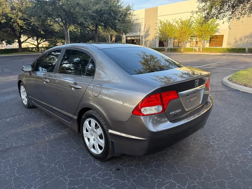 2010 Honda Civic 8th Gen - Image 7 of 14