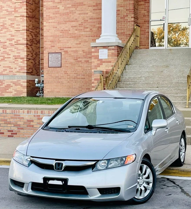 2010 Honda Civic 8th Gen - Image 16 of 18