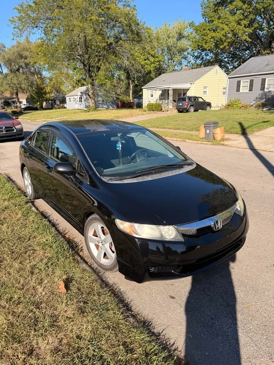 2010 Honda Civic 8th Gen - Image 3 of 8