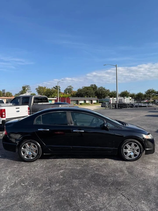 2010 Honda Civic 8th Gen - Image 4 of 12
