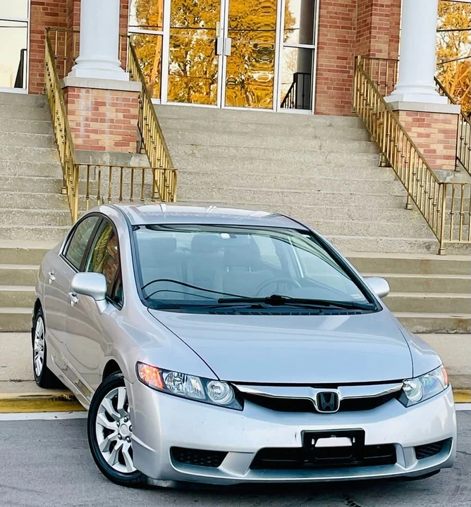 2010 Honda Civic 8th Gen - Image 5 of 18