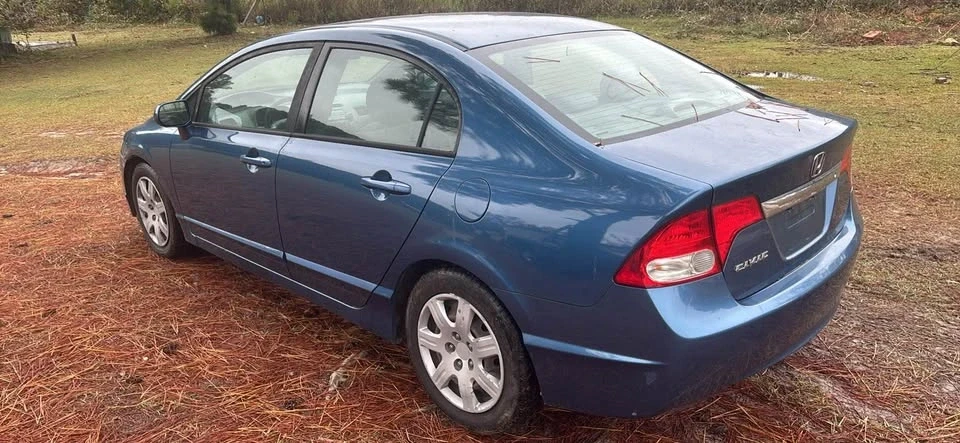2010 Honda Civic 8th Gen - Image 4 of 6
