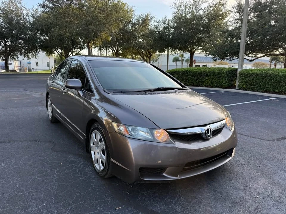 2010 Honda Civic 8th Gen - Image 3 of 14