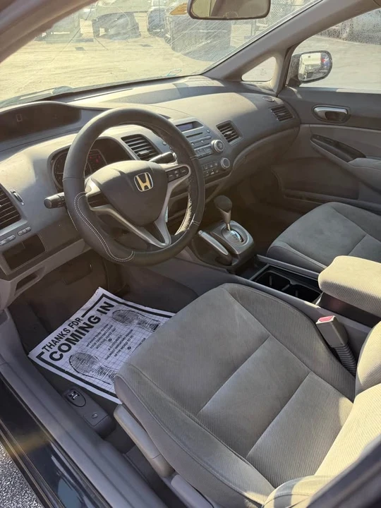 2010 Honda Civic 8th Gen - Image 9 of 12
