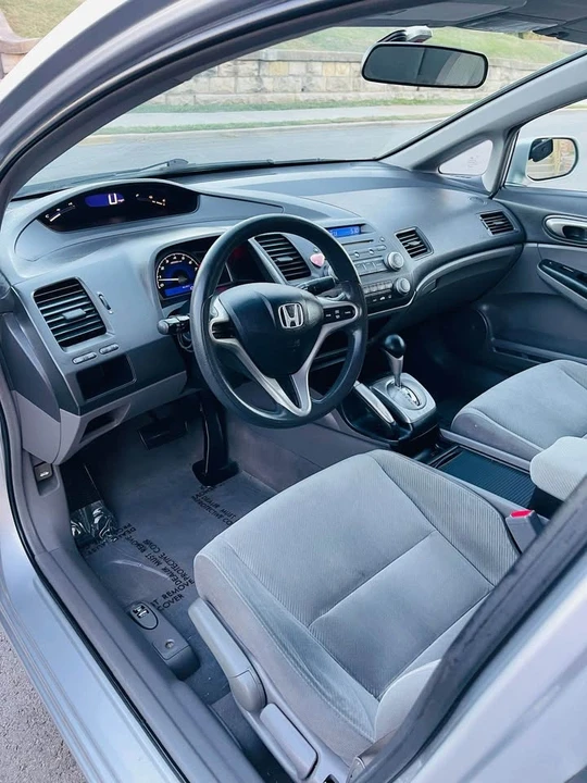 2010 Honda Civic 8th Gen - Image 12 of 18