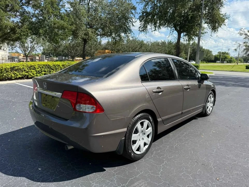 2010 Honda Civic 8th Gen - Image 4 of 9