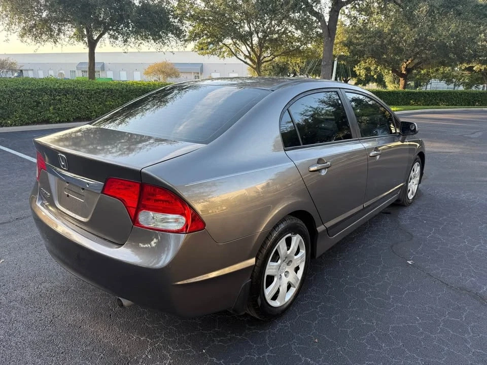 2010 Honda Civic 8th Gen - Image 5 of 14