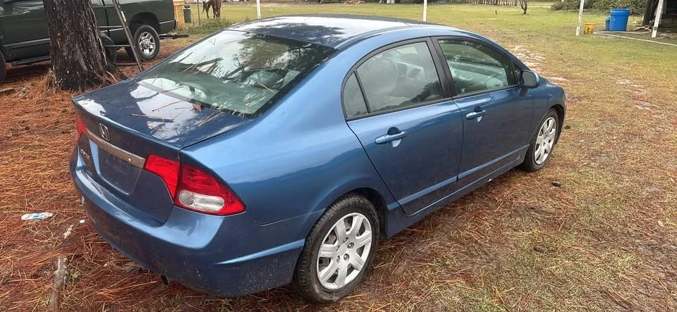 2010 Honda Civic 8th Gen - Image 3 of 6