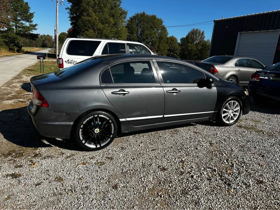 2010 Honda Civic 8th Gen - Image 4 of 14
