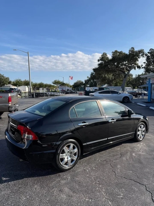 2010 Honda Civic 8th Gen - Image 5 of 12