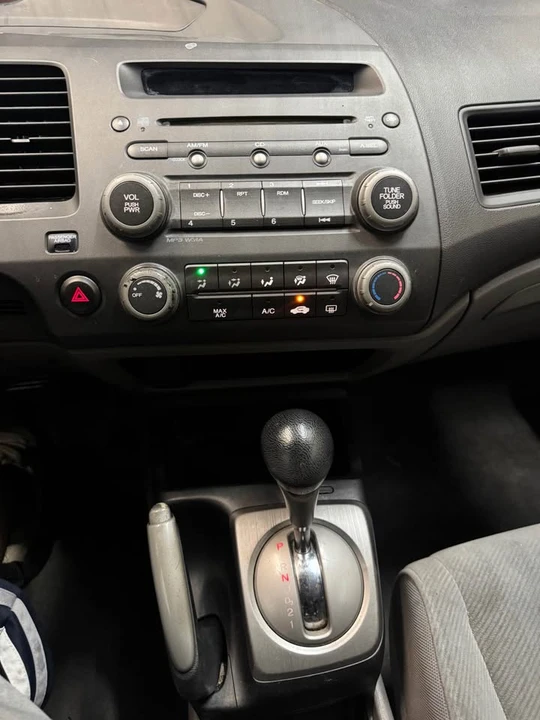 2010 Honda Civic 8th Gen - Image 9 of 10