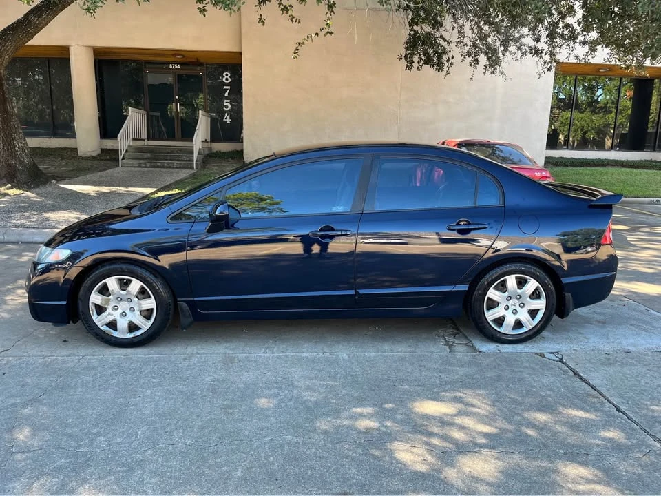 2010 Honda Civic 8th Gen - Image 10 of 11