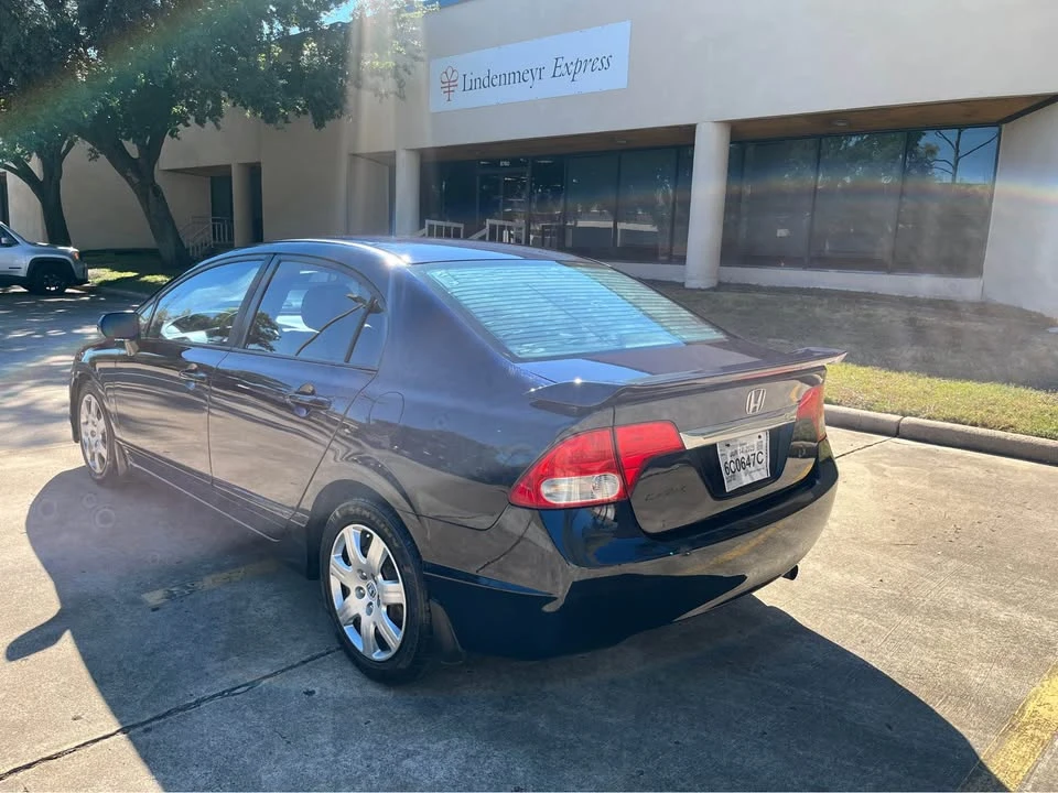 2010 Honda Civic 8th Gen - Image 6 of 11