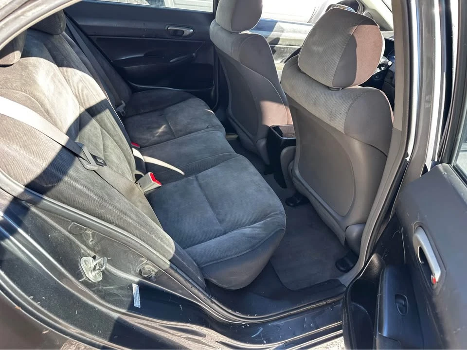 2010 Honda Civic 8th Gen - Image 8 of 14