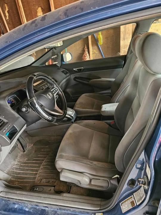 2010 Honda Civic 8th Gen - Image 2 of 11