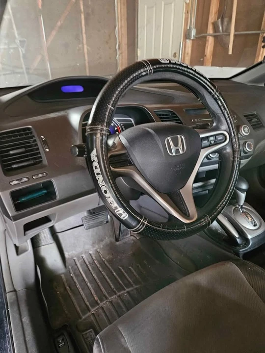 2010 Honda Civic 8th Gen - Image 3 of 11