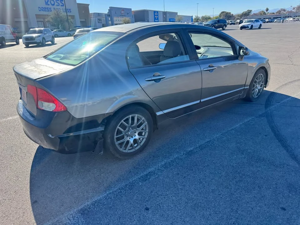 2010 Honda Civic 8th Gen - Image 4 of 10