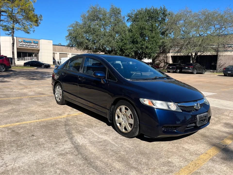 2010 Honda Civic 8th Gen - Image 3 of 11