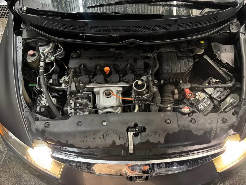 2010 Honda Civic 8th Gen - Image 8 of 10