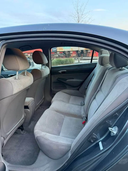 2010 Honda Civic 8th Gen - Image 12 of 16