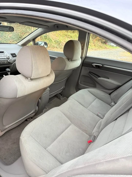 2010 Honda Civic 8th Gen - Image 6 of 7