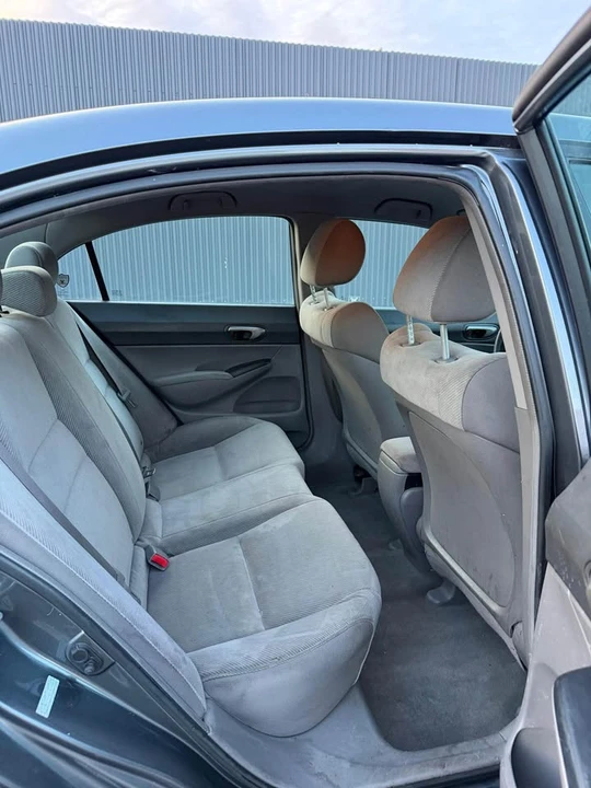 2010 Honda Civic 8th Gen - Image 10 of 16