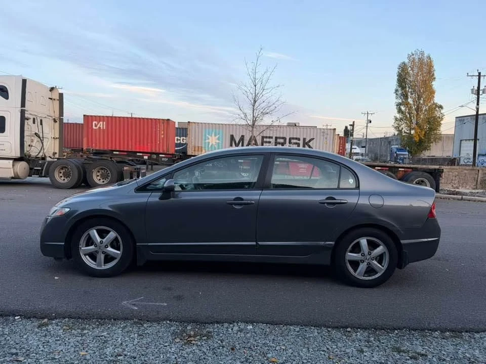 2010 Honda Civic 8th Gen - Image 5 of 16