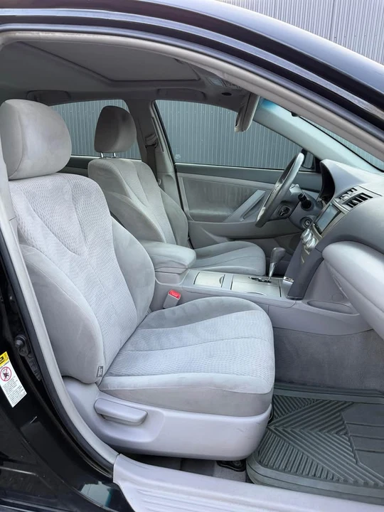 2010 Honda Civic 8th Gen - Image 11 of 16