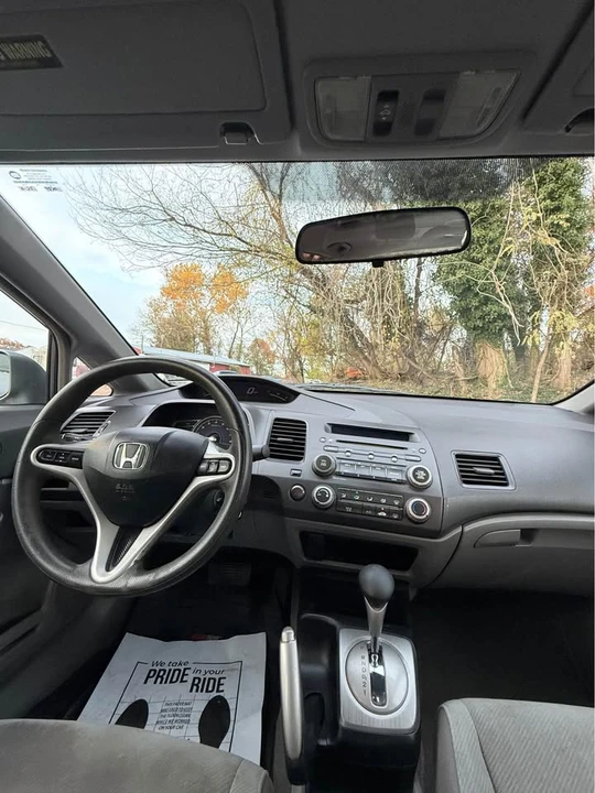 2010 Honda Civic 8th Gen - Image 4 of 7