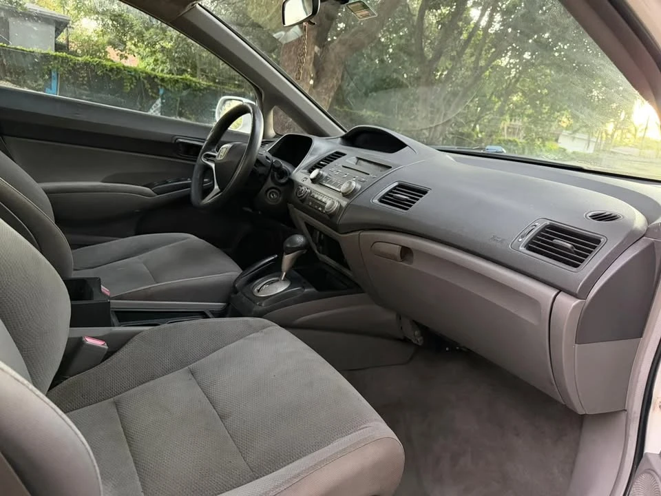 2010 Honda Civic 8th Gen - Image 9 of 10